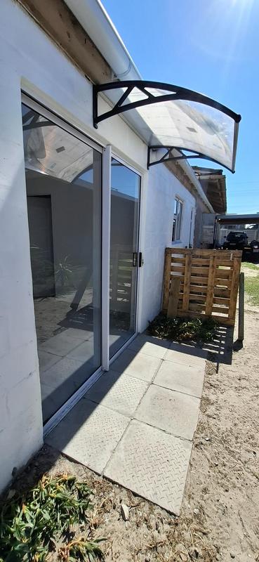 1 Bedroom Property for Sale in Ruyterwacht Western Cape